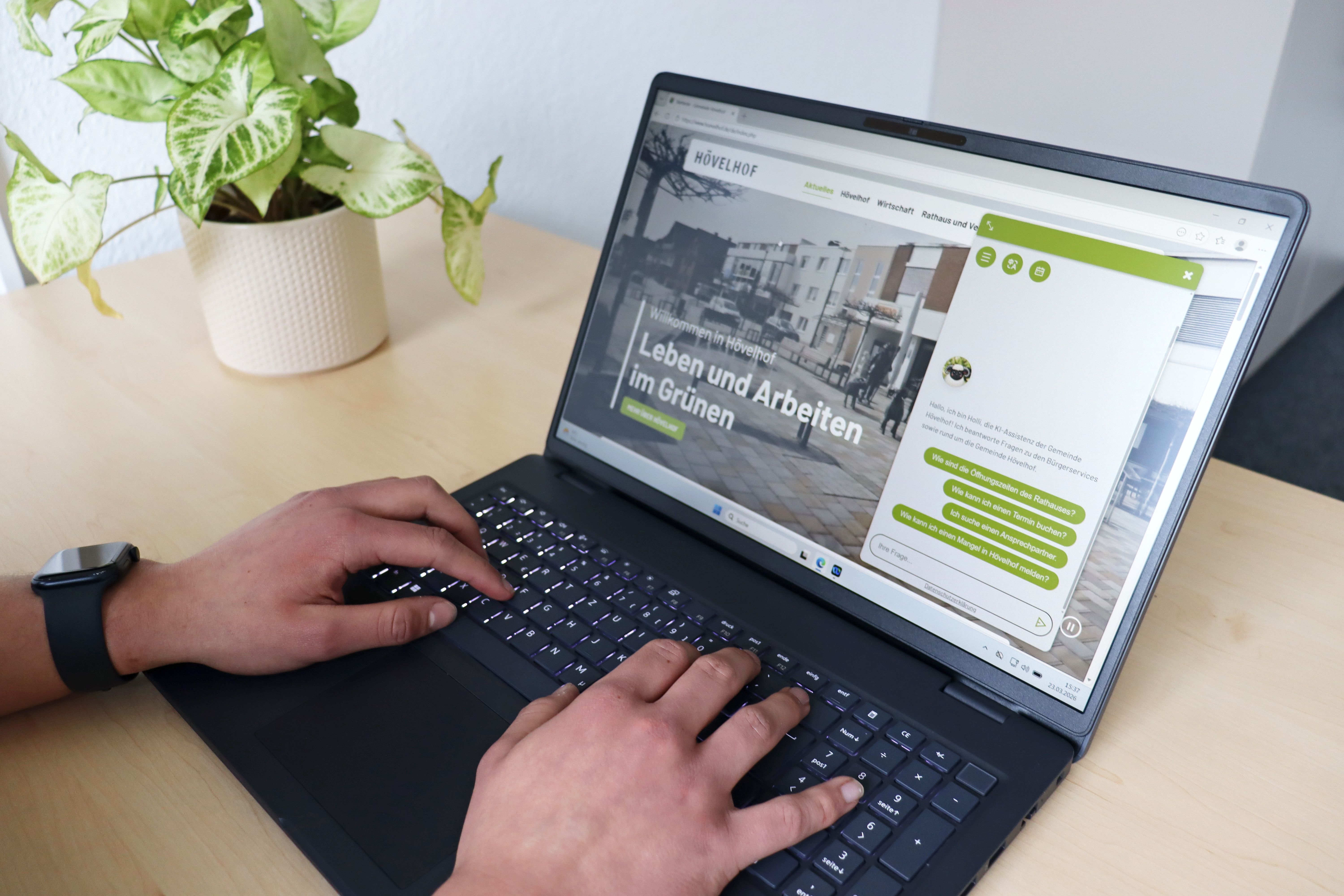 Schnelle Hilfe rund um die Uhr: Der neue KI-Chatbot �Holli� beantwortet Fragen rund um die Gemeinde H�velhof